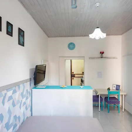Alfred House * Napoli